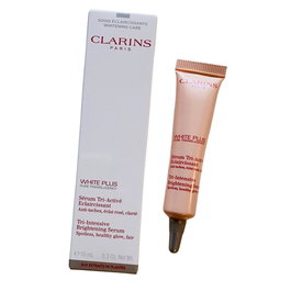 Clarins Sérum Éclaircissant Tri-Intensif White Plus à l'Acerola pour le Visage - 10 ml