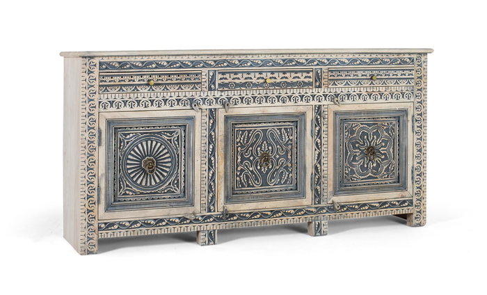 GINER Y COLOMER Buffet blanc et bleu avec 3 tiroirs et 4 portes en bois de manguier massif, finition lavée, artisanat sculpté, dimensions: 50 cm de large