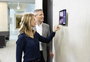 Durable Support mural pour tablette pivotant 360° antivol, pour tablettes 7-13 pouces jusqu'à 1 kg, fixation murale incluse