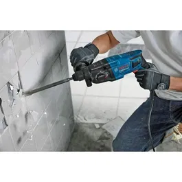 Bosch Professional GBH 2-21 - Perforateur-burineur SDS Plus 720W - 2 Joules - 3 modes (Perçage, perforation, burinage) - Jusqu'à Ø21 mm béton - Coffret standard - 06112A6000