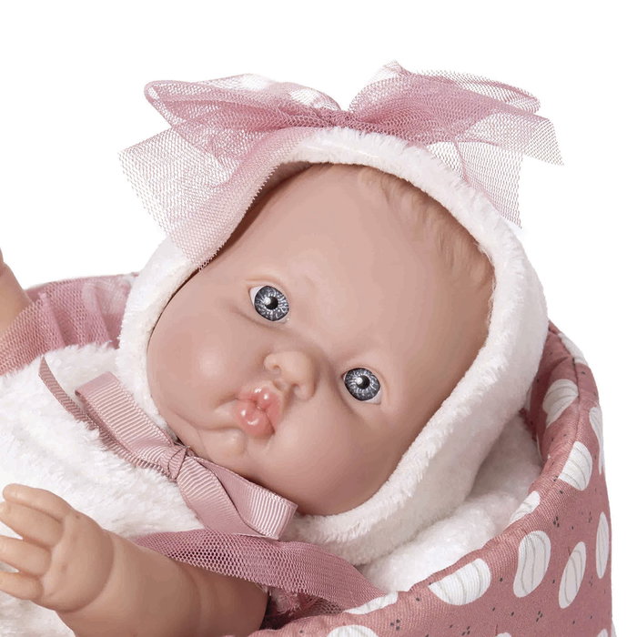Rosa Toys Poupée Gordito avec Capazo 3020 - Vinyle doux, ensemble blanc et noeud rose, 3 ans et plus