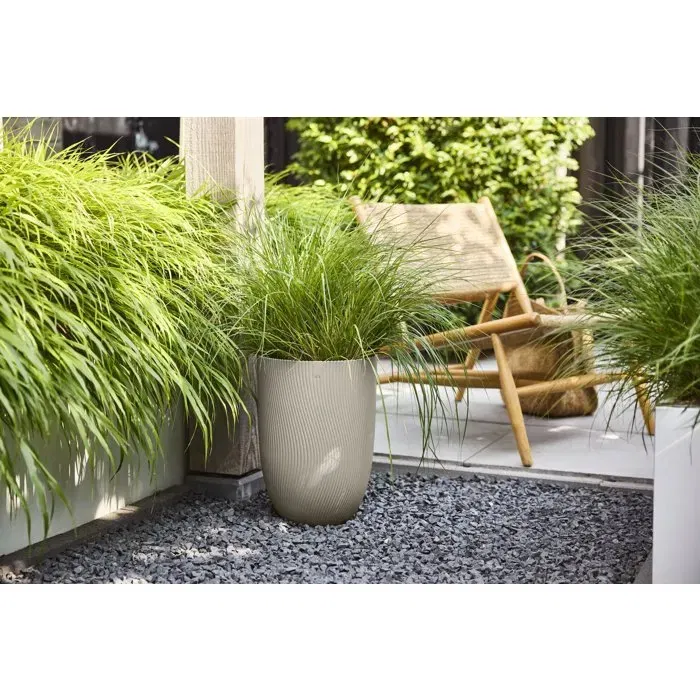 ELHO Sereh Haut 30 - Pot de fleur haut 22 litres Beige pour balcon, intérieur et extérieur - 30 x 29.5 x 41 cm, 100% recyclé ELHO Sereh Haut 30 - Pot de fleur haut 22 litres Beige pour balcon, intérieur et extérieur - 30 x 29.5 x 41 cm, 100% recyclé