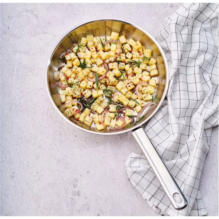 Cosy & Trendy Poêle DAILY en acier inoxydable diamètre 24 cm, fond encapsulé pour induction, tous feux, poignée soudée, va au four