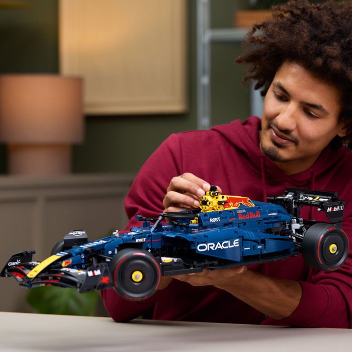 LEGO Technic 42206 Oracle Red Bull Racing RB20 F1 LEGO Technic 42206 Oracle Red Bull Racing RB20 F1