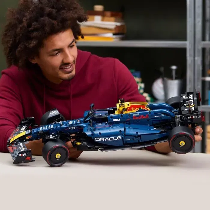 LEGO Technic F1 Oracle Red Bull Racing RB20 - Set de Construction Collector pour Adultes avec 1639 Pièces, Moteur V6 et Boîte de Vitesses