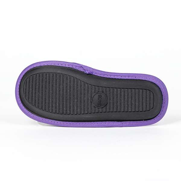 Cerdá Chaussons de maison ouverts Wednesday T34/35 - Couleur : Noir - Pointures 34-35 pour enfants à partir de 3 ans