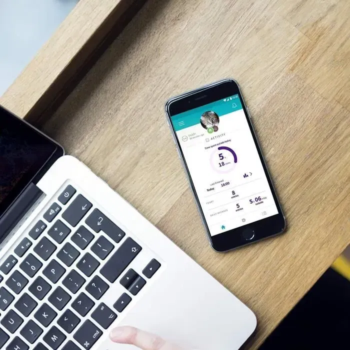 Sureflap Chatterie à Puce Électronique Connectée Intelligente avec Hub pour Chat - Application, Contrôle d'Accès à Distance - Blanc - 142 mm x 120 mm