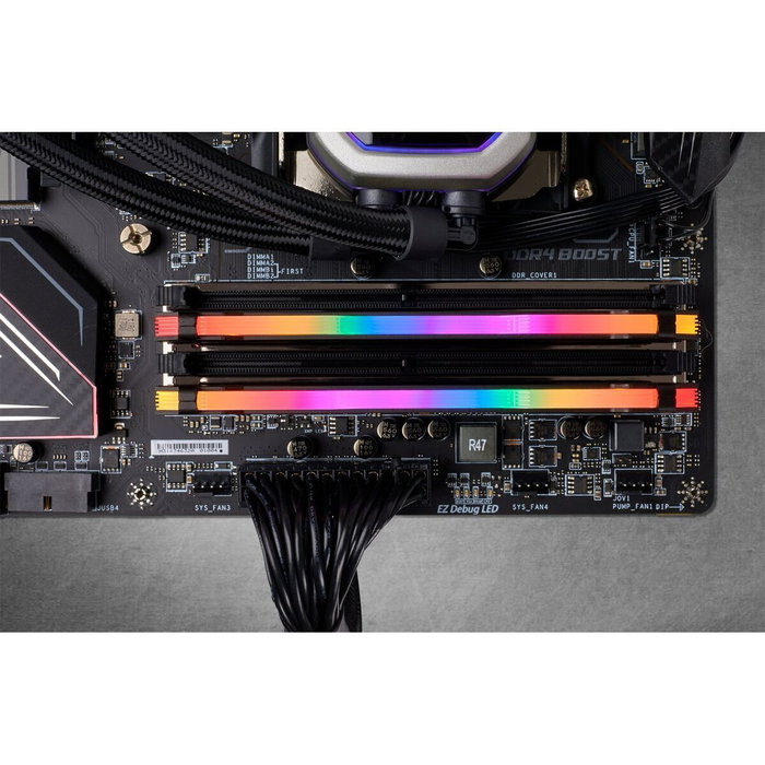 Mémoire RAM Corsair RGB PRO CL38 32 GB DDR4 3200 MHz