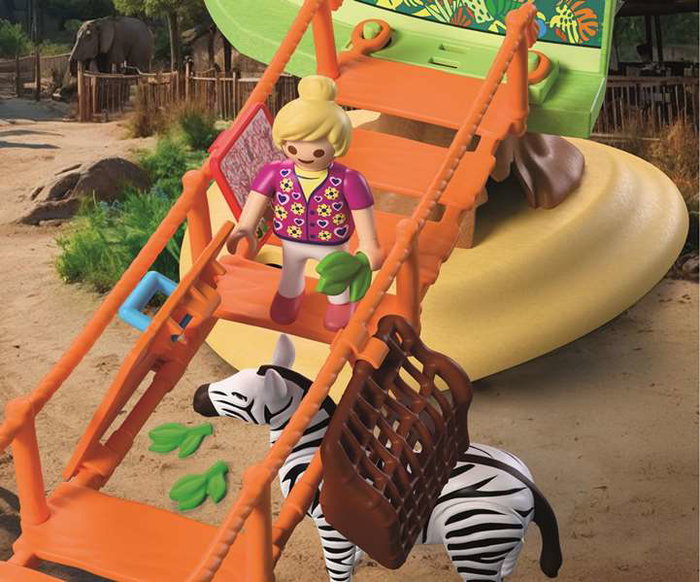 Playmobil 72070 Parc aventure Zoo au milieu des animaux sauvages avec passerelles, ponts en corde et plateformes d'observation - Figurines girafe, zèbre et lion incluses