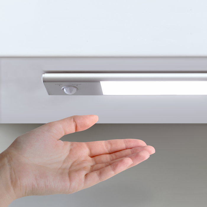 Emuca Luminaire LED Kaus rechargeable par usb avec détecteur de mouvement, L 400 mm, Anodisé mat, Plastique et Aluminium