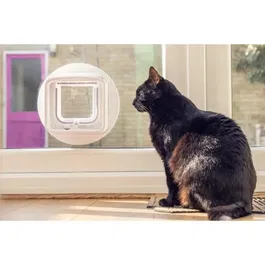 Sureflap Chatière Électronique Connectée avec Application - Contrôle d'Accès par Puce pour Chat - Dimensions 142 mm x 120 mm - Blanc