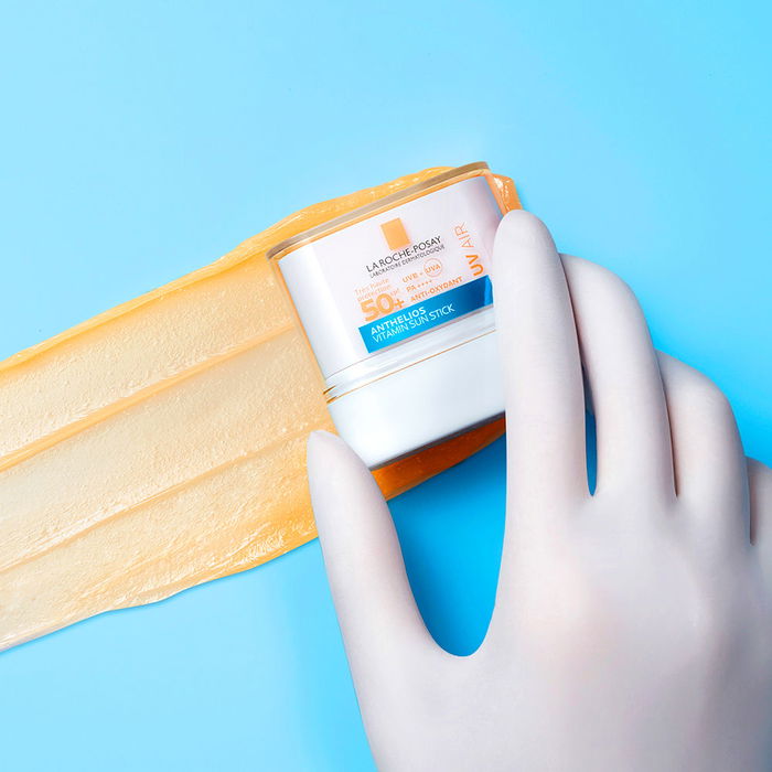 La Roche-Posay Anthelios UVAIR Stick Solaire SPF50+ Anti-Pollution, Ultra Léger Fini Satiné, 1 unité La Roche-Posay Anthelios UVAIR Stick Solaire SPF50+ Anti-Pollution, Ultra Léger Fini Satiné, 1 unité
