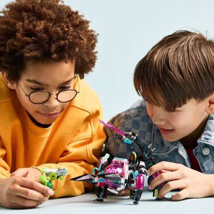 LEGO Dreamzzz 71495 - Set de Construction Mateo Contre Le Robot Cyber Cerveau avec 368 Pièces et Figurines, Jeu Créatif pour Garçon et Fille dès 8 Ans