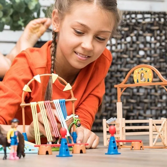 Schleich 42481 Farm World - Coffret d'entraînement d'agilité équestre avec cheval, dresseur et accessoires, ensemble de 41 pièces, jouet pour enfant dès 3 ans