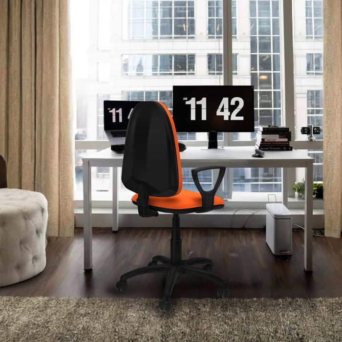 Chaise de bureau Aýna avec mécanisme de contact permanent de base, recouverte de tissu bleu clair. Équipée d'une base en polyamide noir, d'accoudoirs fixes et de roulettes pour parquet Chaise de bureau Aýna avec mécanisme de contact permanent de base, recouverte de tissu bleu clair. Équipée d'une base en polyamide noir, d'accoudoirs fixes et de roulettes pour parquet