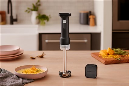 Kitchenaid 5KHBRV71BM Batteur plongeant sans fil compact, batterie lithium, bol 700ml sans BPA, fouet inox, pour soupes et smoothies Kitchenaid 5KHBRV71BM Batteur plongeant sans fil compact, batterie lithium, bol 700ml sans BPA, fouet inox, pour soupes et smoothies