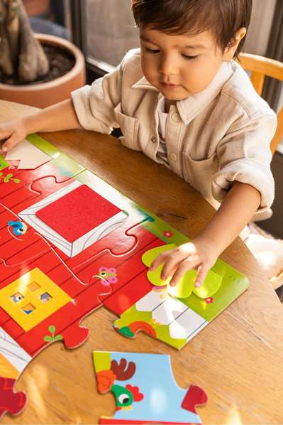 Goula Puzzle XXL Granja Sorpresa - Puzzle surprise de la ferme avec 12 grandes pièces en carton et volets en feutre