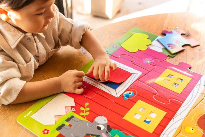 Goula Puzzle XXL Granja Sorpresa - Puzzle surprise de la ferme avec 12 grandes pièces en carton et volets en feutre