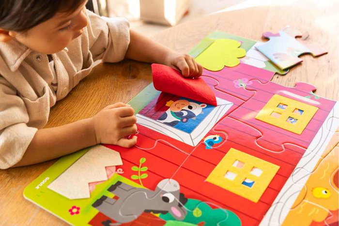 Goula Puzzle XXL Granja Sorpresa - Puzzle surprise de la ferme avec 12 grandes pièces en carton et volets en feutre