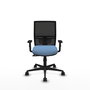 Chaise Yunquera Synchro 4 positions tissu Bleu ciel Maille Noir Base en nylon noir Accoudoir 1D Sans appui-tête Roulettes 65mm nylon