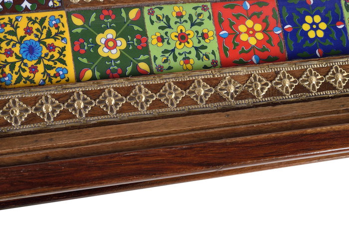 GINER Y COLOMER - Table de salon en palissandre avec azulejos et détails en laiton, plateau en verre - 120x60x45 cm