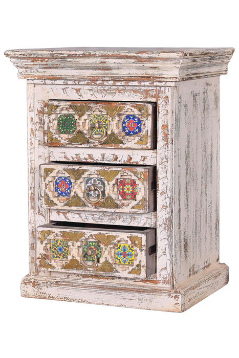 GINER Y COLOMER Table de nuit en bois de manguier avec incrustations de céramique et bronce, finition blanc vieilli, 3 tiroirs, 65 x 50 x 40 cm