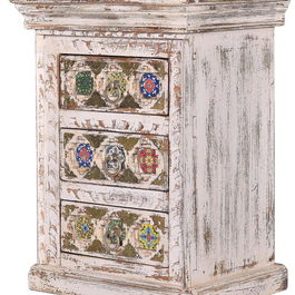 GINER Y COLOMER Table de nuit en bois de manguier avec incrustations de céramique et bronce, finition blanc vieilli, 3 tiroirs, 65 x 50 x 40 cm