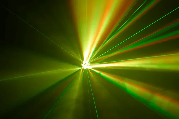 Algamlight Lumière LED Wash 6 x 15W RVB + Laser Vert 200 mW
