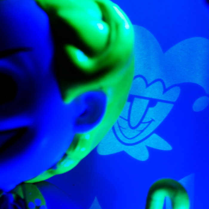 Wow Pods - DC Super Friends - Figurine Joker lumineuse avec LED et sensor de mouvement - Lampe de nuit et jouet encastrable - License DC Comics Wow Pods - DC Super Friends - Figurine Joker lumineuse avec LED et sensor de mouvement - Lampe de nuit et jouet encastrable - License DC Comics