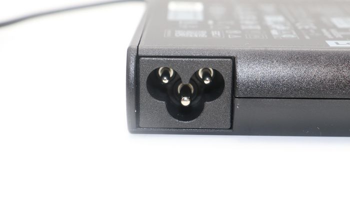 Lenovo Adaptateur secteur Slim 170W - 20V/8.5A - Compatible ThinkPad P73, P53, P15, T15p - Pour station mobile Lenovo Adaptateur secteur Slim 170W - 20V/8.5A - Compatible ThinkPad P73, P53, P15, T15p - Pour station mobile