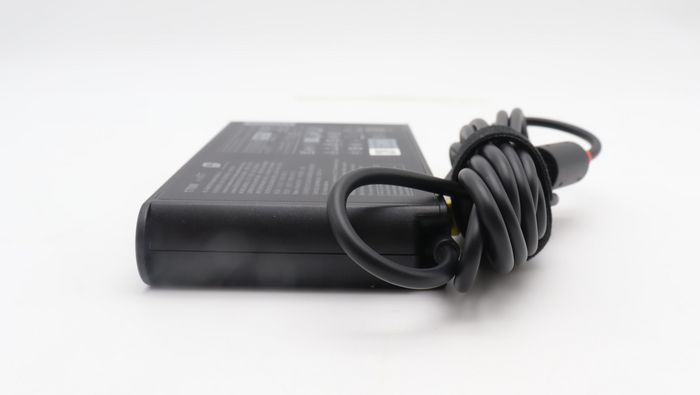 Lenovo Adaptateur secteur Slim 170W - 20V/8.5A - Compatible ThinkPad P73, P53, P15, T15p - Pour station mobile Lenovo Adaptateur secteur Slim 170W - 20V/8.5A - Compatible ThinkPad P73, P53, P15, T15p - Pour station mobile