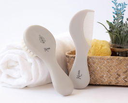 KioKids Set de Peigne et Brosse à Cheveux en Soies Naturelles Gris pour Bébé +0 Mois - Collection Petit Moments
