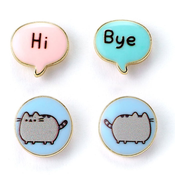 THE CARAT SHOP - Set de 3 paires de boucles d'oreilles fantaisie Hi Bye Pusheen en alliage de zinc, émail bleu et rose pastel, ton doré