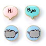 THE CARAT SHOP - Set de 3 paires de boucles d'oreilles fantaisie Hi Bye Pusheen en alliage de zinc, émail bleu et rose pastel, ton doré