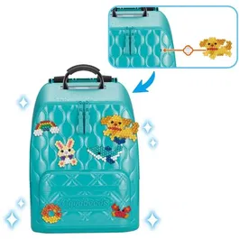 Aquabeads Sac à dos créatif DX - Coffret de perles à repasser, 1000 perles formes et couleurs, jeu créatif personnalisable pour enfants dès 4 ans - Réf. 31993