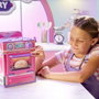 Cookeez Makery Fabrique à Pâtisserie Rose avec Four Interactif et Peluche Parfumée