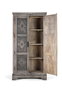 GINER Y COLOMER - Armoire contemporaine en bois de manguier massif gris avec portes sculptées, étagères et barre à vêtements, aménagement intérieur spacieux