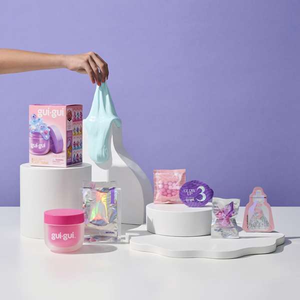 MOOSE TOYS Gui-Gui - Kit de Slime Créatif à Personnaliser avec Perles et Paillettes - Jeu Créatif Enfant - 25 Modèles à Collectionner - À partir de 6 ans