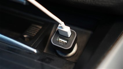 Elbe CARG-301-QC Chargeur USB Voiture Double Port avec Charge Rapide QC3.0 et Compatibilité Apple - LED