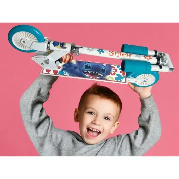 Disney Stitch Trottinette Pliable - Mecanisme de Pliage Securise - Frein Arriere au Pied - Hauteur Ajustable - Roulements ABEC 5 - Poignees Mousse