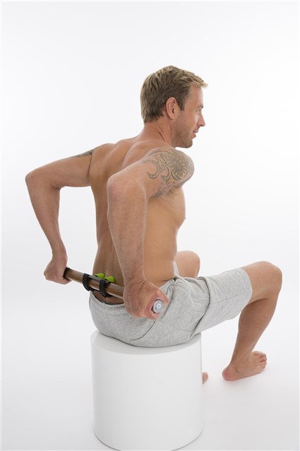 Beurer MG-850 Massage de Fascia Intense - Masseur en Bois de Noyer - 3 Accessoires - 2 Niveaux d'Intensité