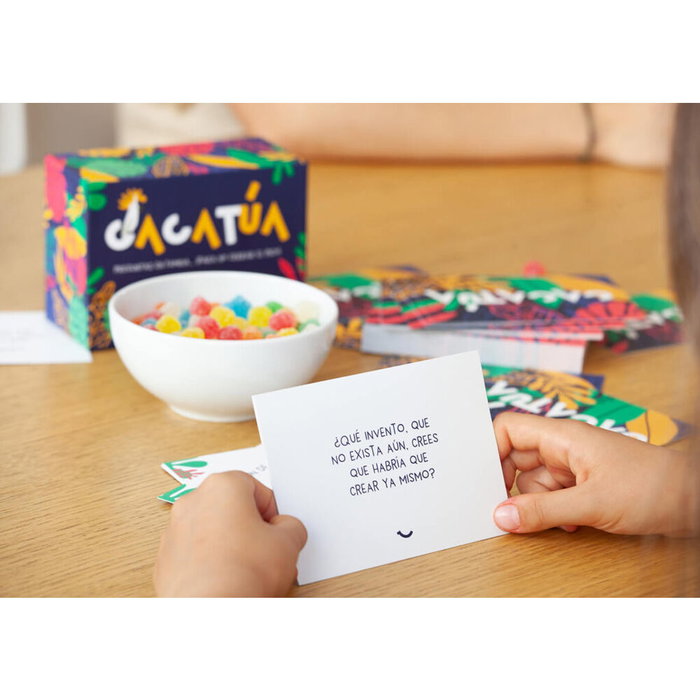 HELLOFUN! Cacatúa - Jeu de cartes avec 101 questions en espagnol - À partir de 2 ans et pour 2 joueurs