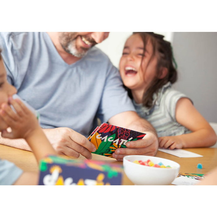 HELLOFUN! Cacatúa - Jeu de cartes avec 101 questions en espagnol - À partir de 2 ans et pour 2 joueurs