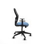 Chaise Alocén Synchro 3 positions tissu Bleu ciel Maille Noir Base pyramidale noire Accoudoir 1D Sans appui-tête Roulettes 65mm pour moquette