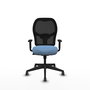 Chaise Alocén Synchro 3 positions tissu Bleu ciel Maille Noir Base pyramidale noire Accoudoir 1D Sans appui-tête Roulettes 65mm pour moquette