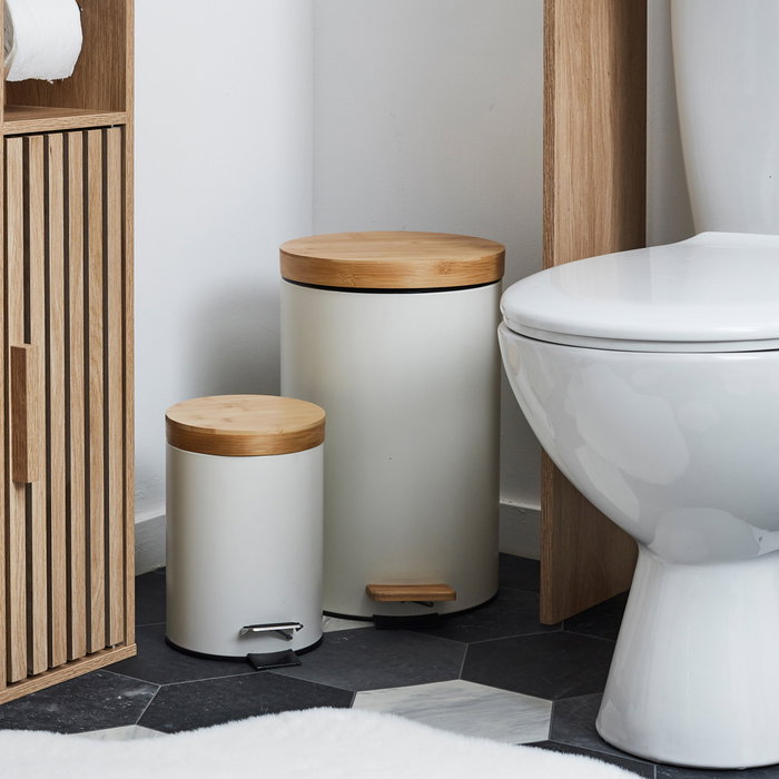 Je cherche une Idee Ensemble de 2 Poubelles à Pédale en Métal et Bambou Blanc Je cherche une Idee Ensemble de 2 Poubelles à Pédale en Métal et Bambou Blanc