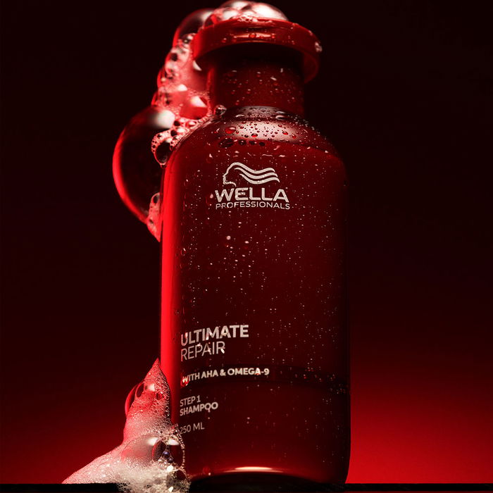 Wella Professionals ULTIMATE REPAIR Shampooing Léger Cheveux Abîmés 1000 ml