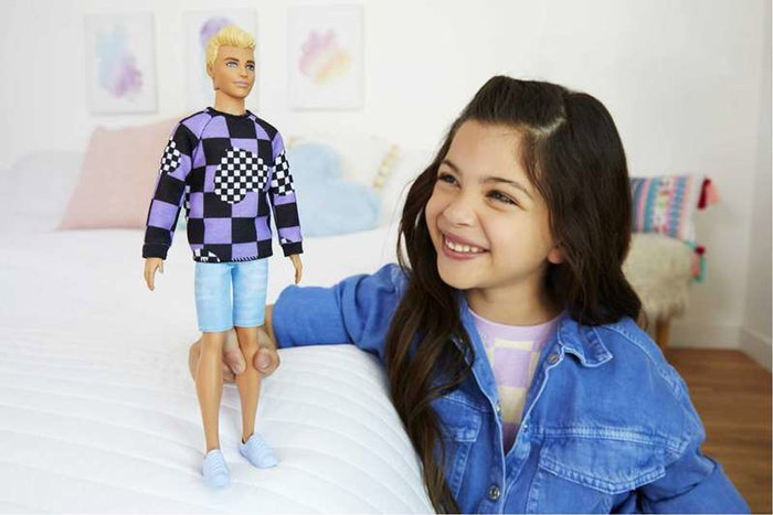Mattel Poupée Ken Fashionista Modèles Assortis - Dernière Mode, Langue: Espagnol, Âge: 3 ans et plus Mattel Poupée Ken Fashionista Modèles Assortis - Dernière Mode, Langue: Espagnol, Âge: 3 ans et plus
