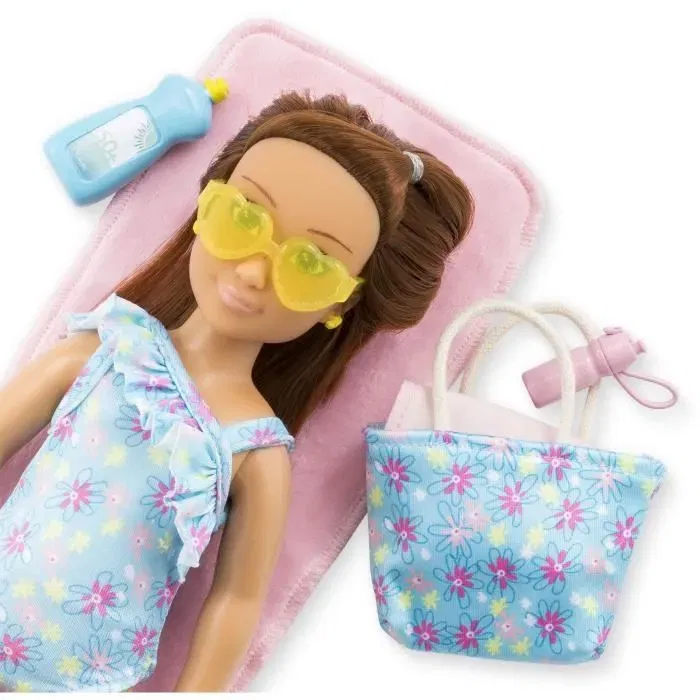 Corolle - Coffret Zoé à la Plage - Poupée mannequin Corolle Girls 28 cm - Avec 5 accessoires de plage - Idée cadeau fille dès 4 ans Corolle - Coffret Zoé à la Plage - Poupée mannequin Corolle Girls 28 cm - Avec 5 accessoires de plage - Idée cadeau fille dès 4 ans
