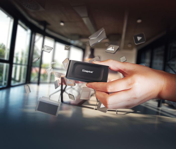 Kingston XS1000 SSD Externe Portable 1 TB USB 3.2 Gen 2, Jusqu'à 1050 Mo/s, Compact et Léger